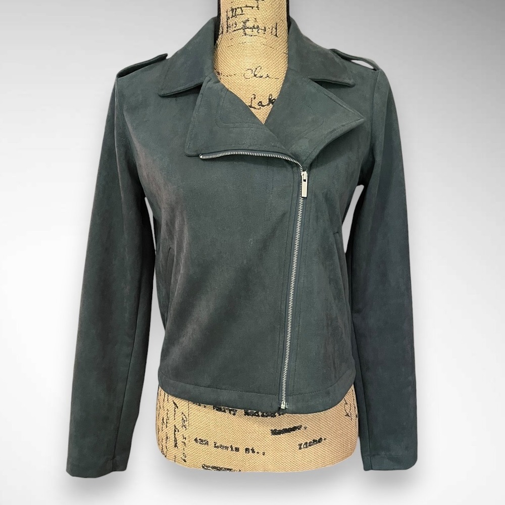 LC LAUREN CONRAD Women's Dusty Green Faux Suede Soft Side Zip Moto Jacket | EUC